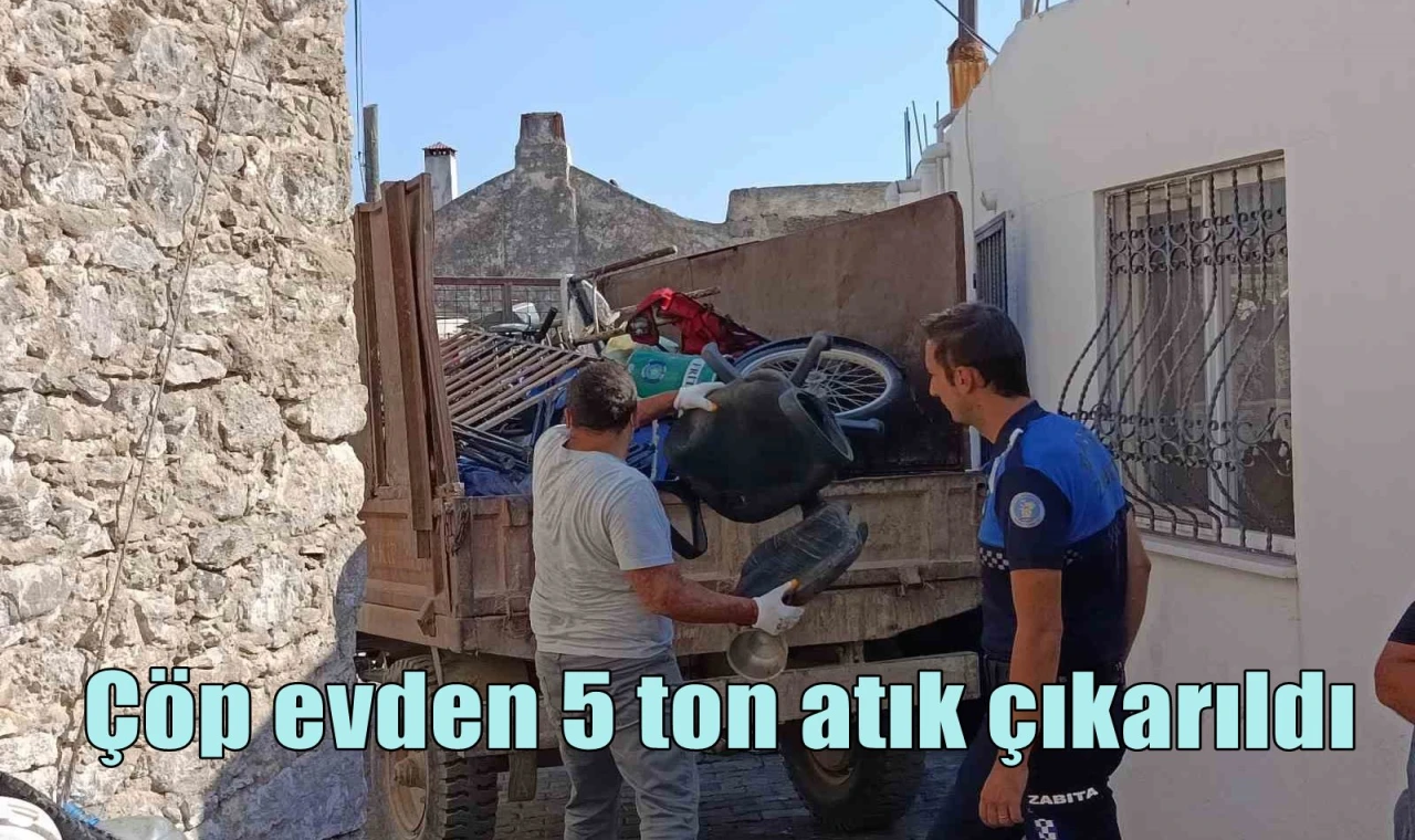 Çöp evden 5 ton atık çıkarıldı