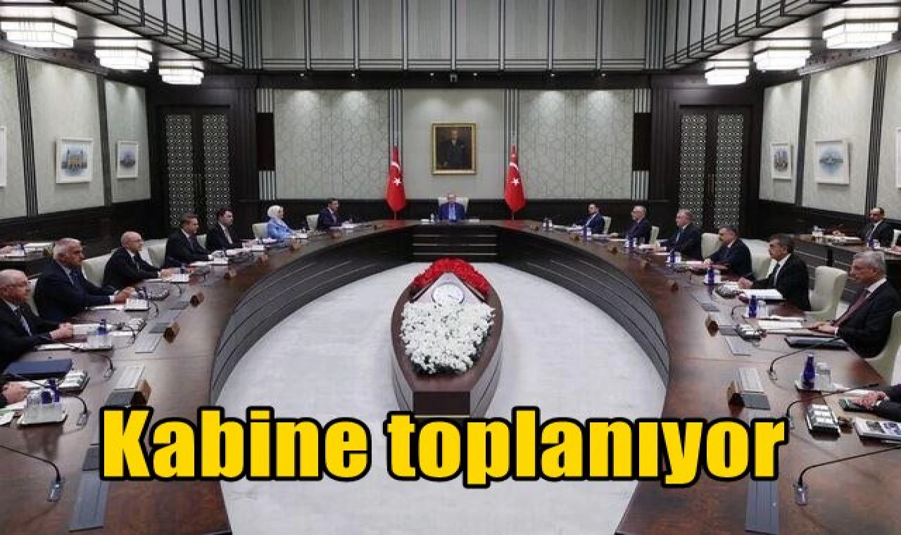 Kabine toplanıyor