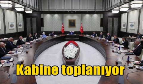 Kabine toplanıyor